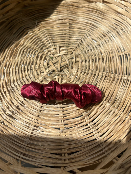 Barrette Plissée Rouge Satiné