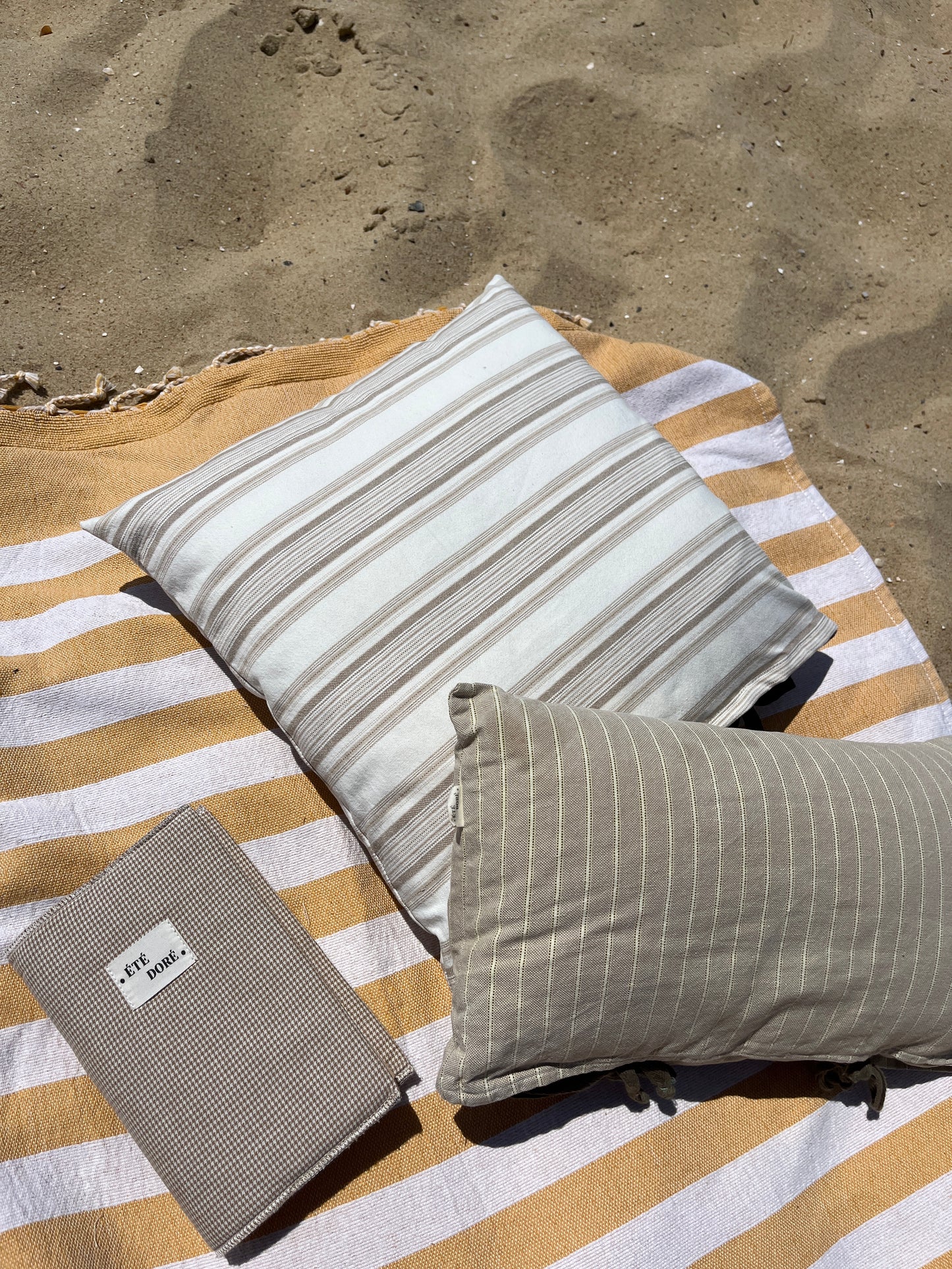 Grand coussin - Blanc rayures beige