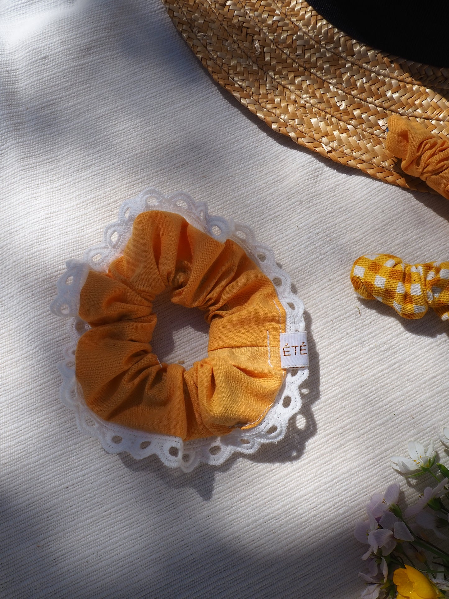 Chouchou liseret dentelle ovale - Tournesol