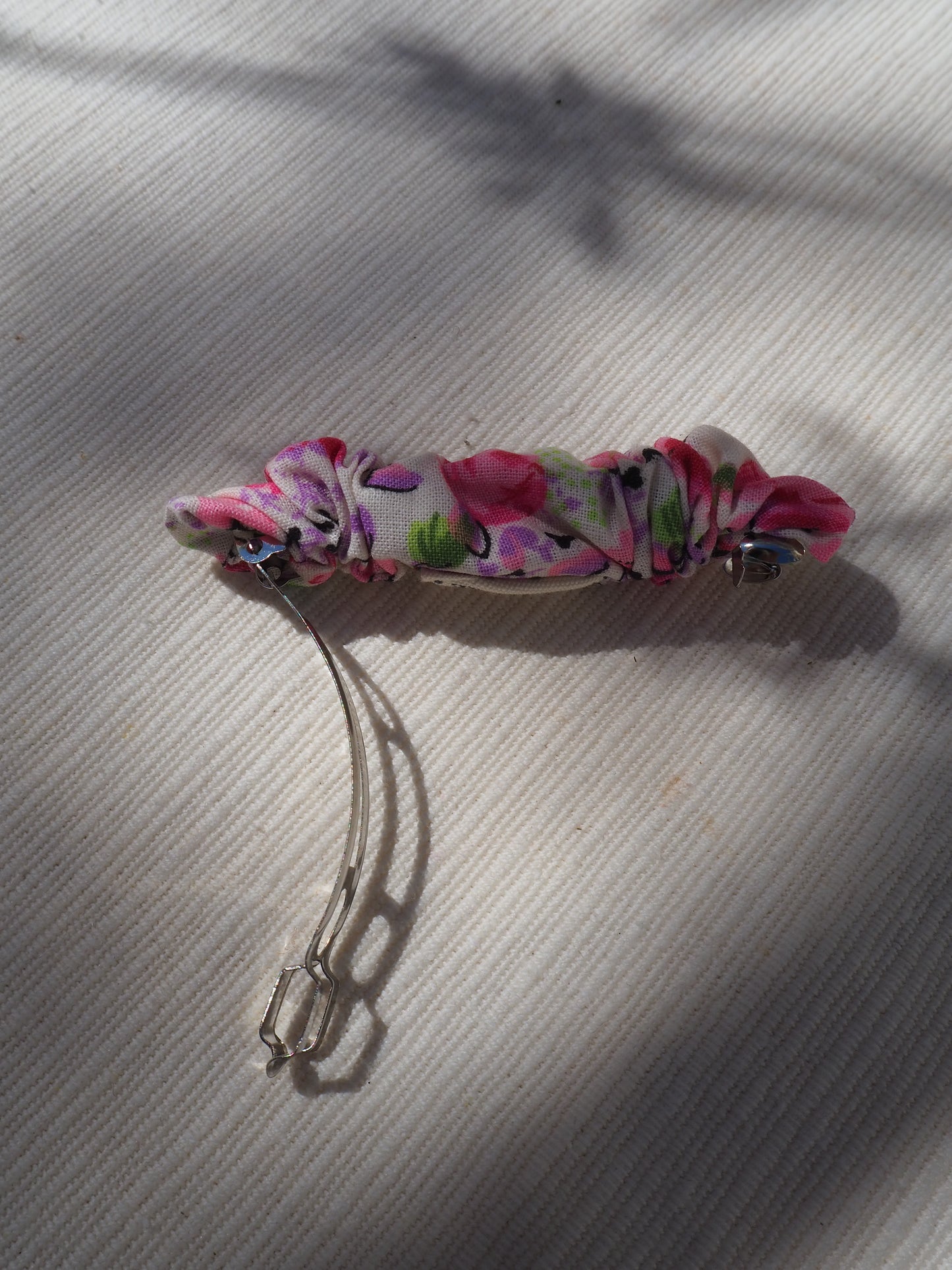 Barrette Plissée Fleurs Roses