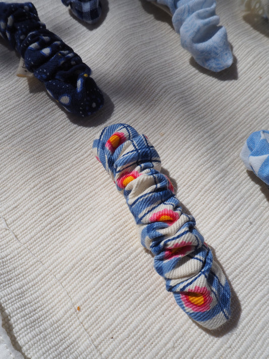 Barrette Plissée Bleu Fleurs Roses