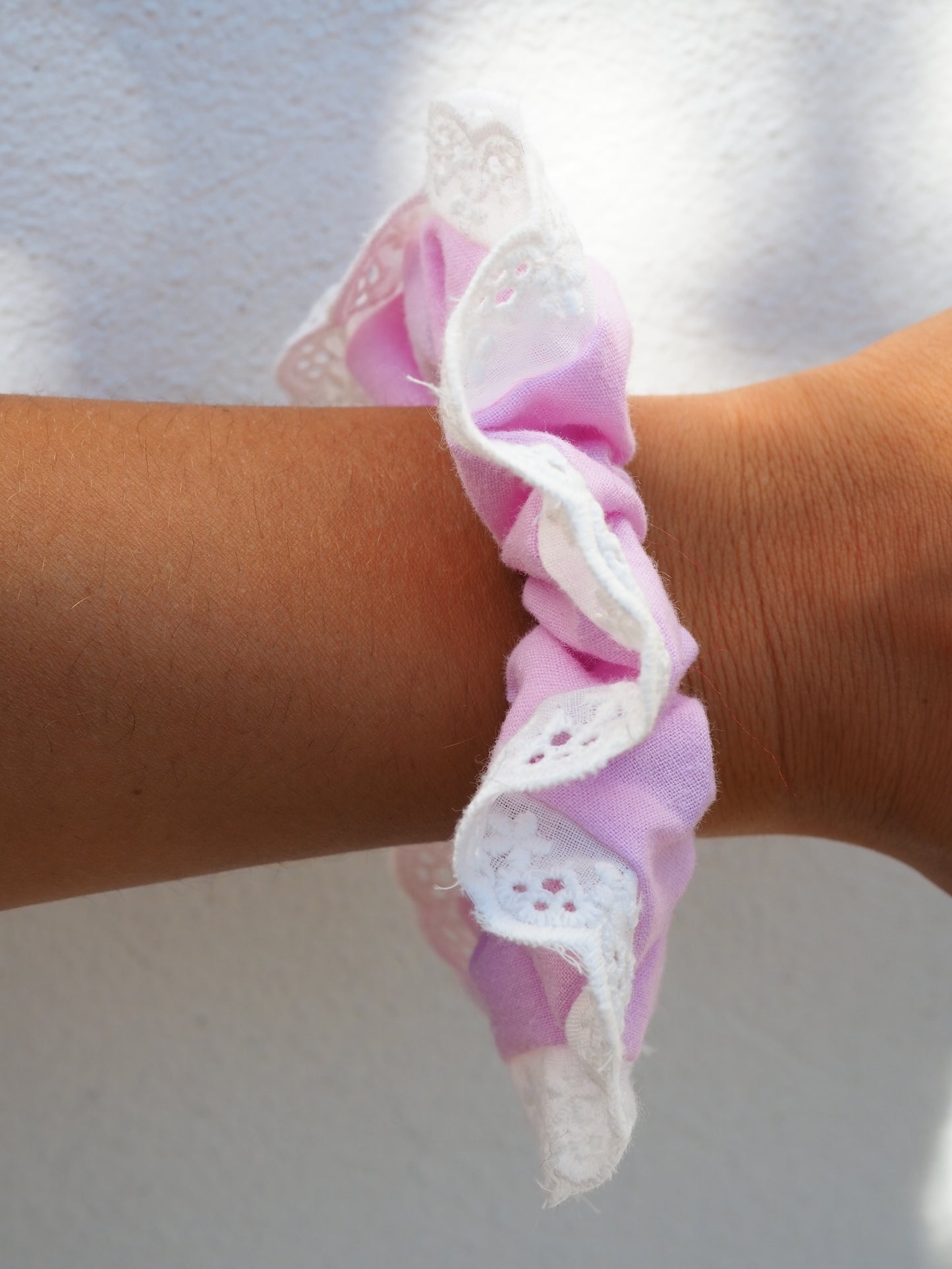 Chouchou liseret dentelle - Rose pâle