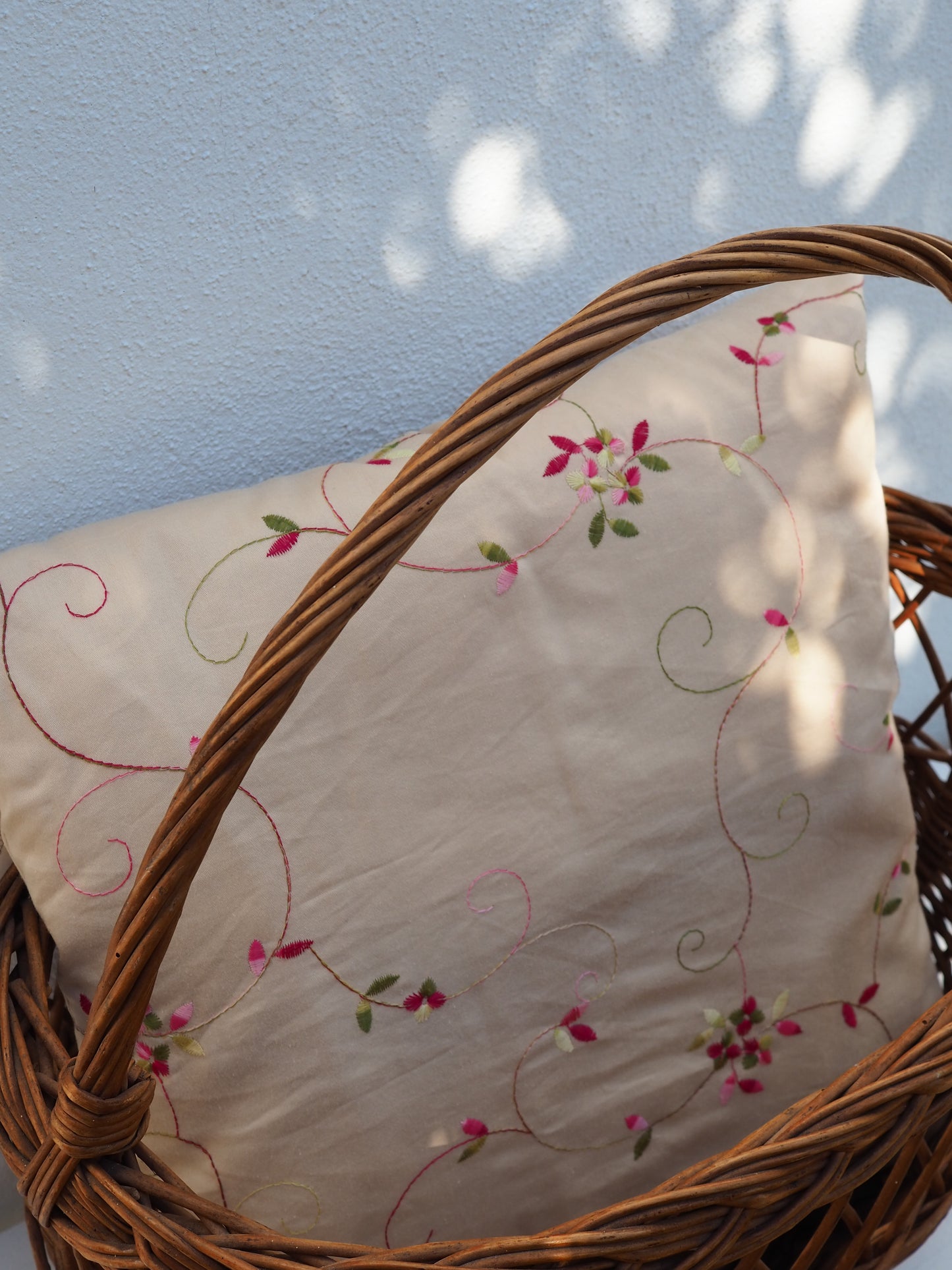 Grand coussin - Fleurs brodées