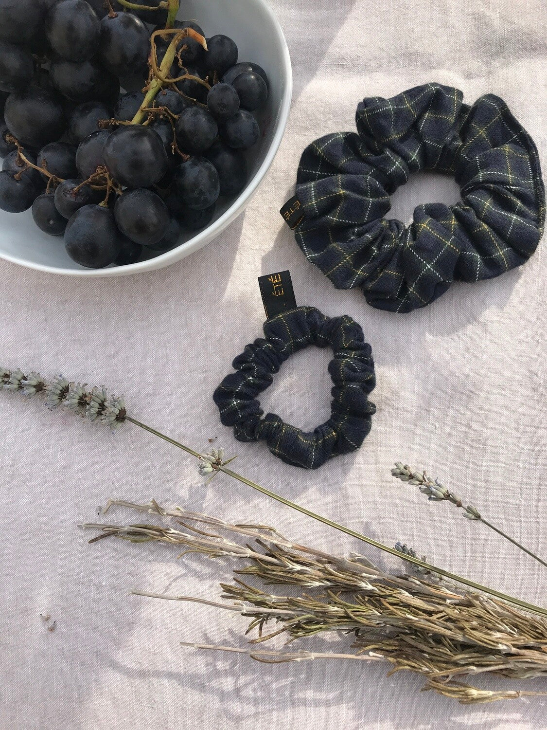 Chouchou Tartan sombre - Classique