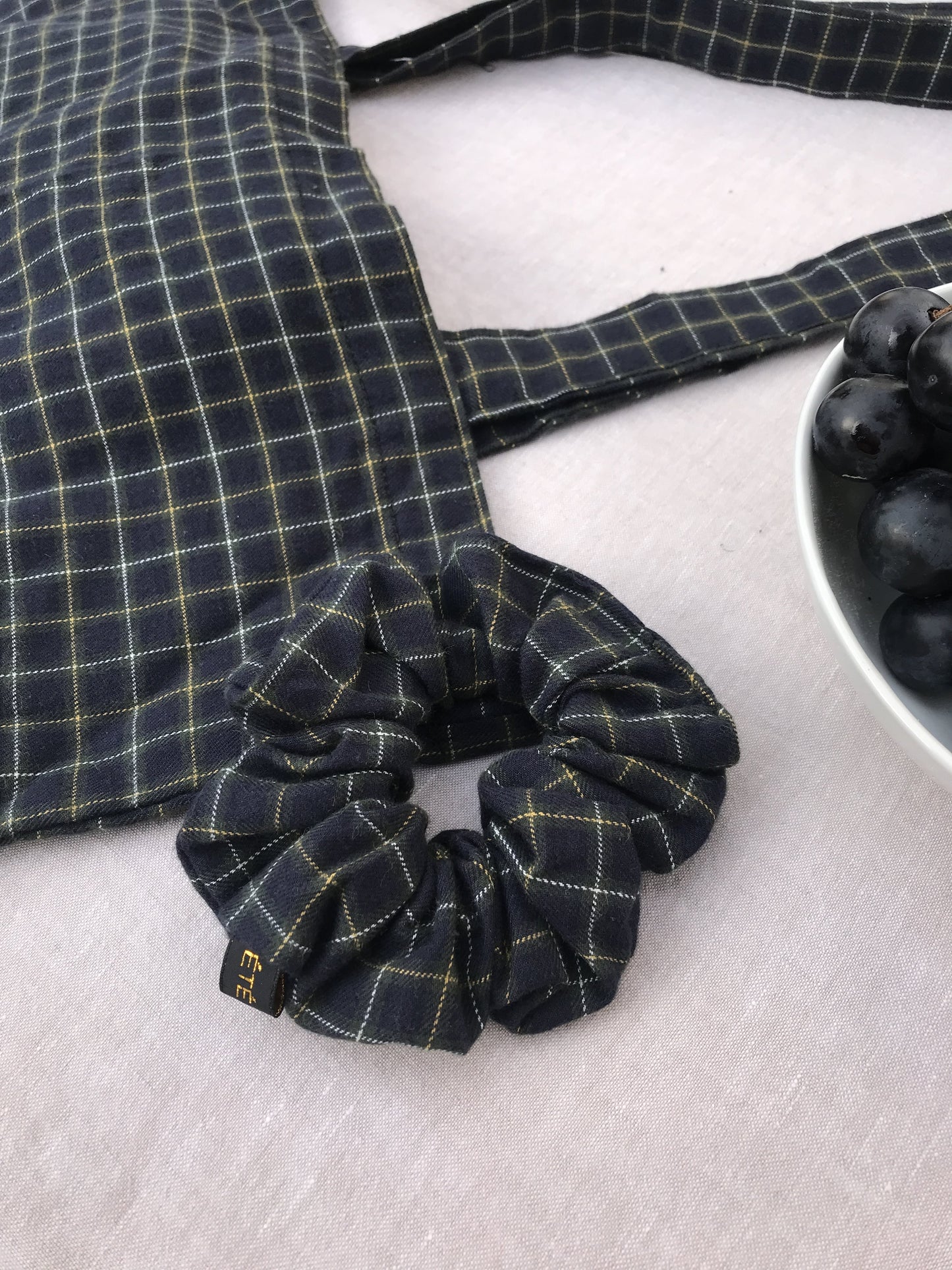 Chouchou Tartan sombre - Classique