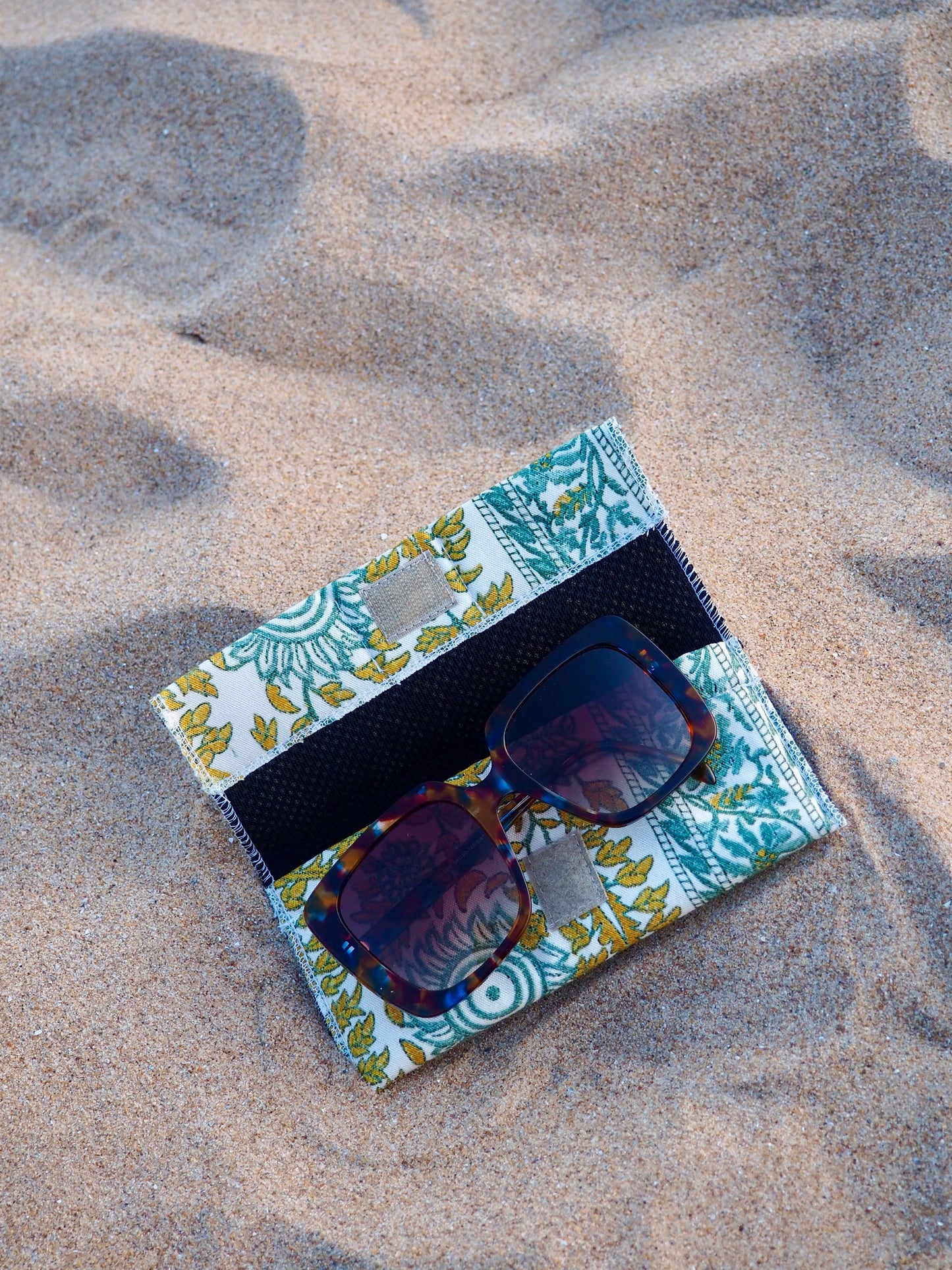 Étui à lunettes soleil citron